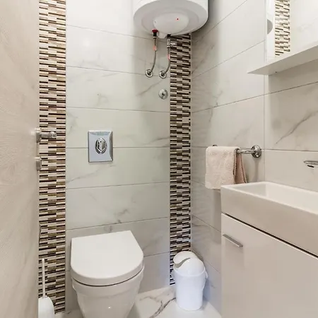 Three-bedroom In Apartman