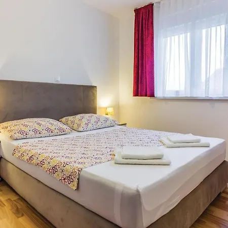 Apartman Three-bedroom In *