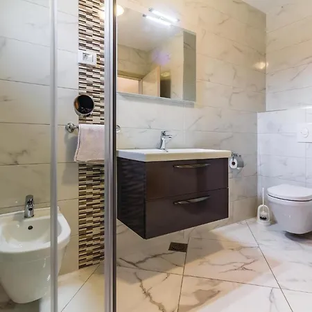 Apartman Three-bedroom In *